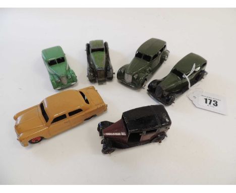 SIX DINKY MOTORCARS, including sedan, taxi, Daimler, etc. (6)Provenance: private collection Flintshire