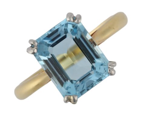 A solitaire aquamarine ring, late 20th century, centrally claw set with 3ct octagonal step-cut aquamarine, aquamarine weight 