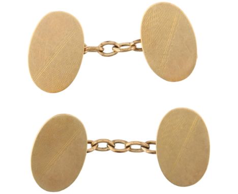 A pair of Art Deco 9ct gold oval cufflinks, maker T&HC, Birmingham 1936, engine turned decoration, 18.3mm, 5gChain links have