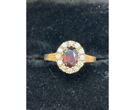 9ct Gold ring set with red garnet & cz stones Size K 2.1g 