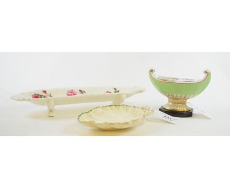 A Wedgwood creamware dish, 12.5 cm wide, a porcelain inkstand, and a similar pen tray (3) Condition report Report by NG

Wedg
