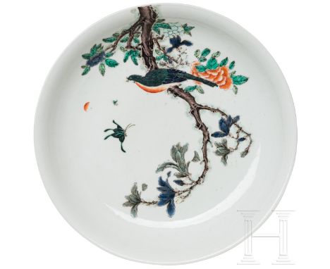 Famille-verte-Teller (Schale), China, wahrscheinlich Kangxi-Periode (1661 - 1722), 17./18. Jhdt.   Runder Standring. Im Spieg