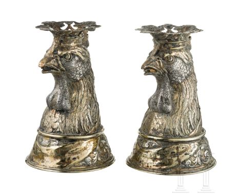 Zwei Sturzbecher, Hanau, Neresheimer & Söhne, um 1900  Silber, vergoldet, getrieben und graviert. Becher jeweils in Form eine