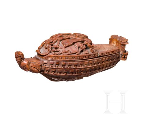 Schnupftabakdose in Form eines Kriegsschiffes, Frankreich, um 1800  Mehrteilig gearbeitete, aufwendig aus Palmnuss geschnitzt
