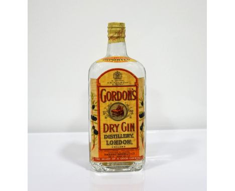 GORDON'S DRY GIN CIRCA 1960
A great bottle of Gordon's Dry Gin from the late 1950's/ early 1960's.  75cl.  47% abv.  With spr