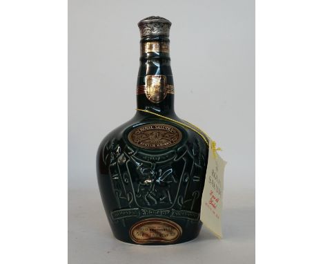 CHIVAS REGAL ROYAL SALUTE 21YO - EMERALD BOTTLE
Bottled in an Emerald Green Spode Flagon.  ROYAL SALUTE 21 YEAR OLD Blended S