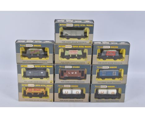 A QUANTITY OF ASSORTED BOXED TRI-ANG WRENN AND WRENN RAILWAYS OO GAUGE WAGONS, to include various Freelance Ore Wagons, 'Clay
