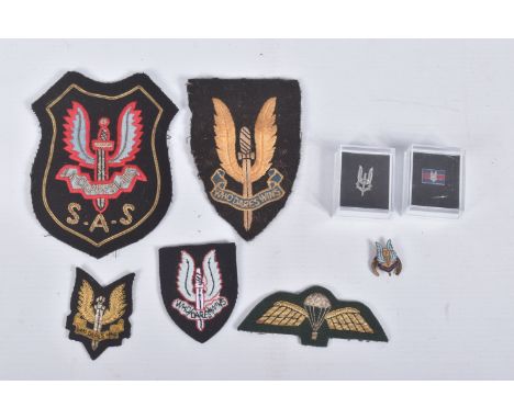 SMALL COLLECTION OF SPECIAL AIR SERVICE REGIMENT INSIGNIA to include two Blazer style badges with who dares wins crests, smal