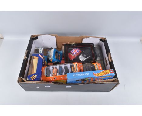 A COLLECTION OF BOXED DIECAST MODEL VEHICLES, to include Corgi, Matchbox, Oxford Diecast Vintage Models, Hotwheels, Cararama,