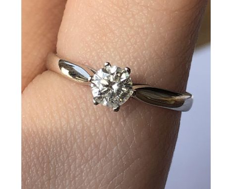 PLATINUM 950 DIAMOND SOLITAIRE RING 5.6G APPROX SIZE S