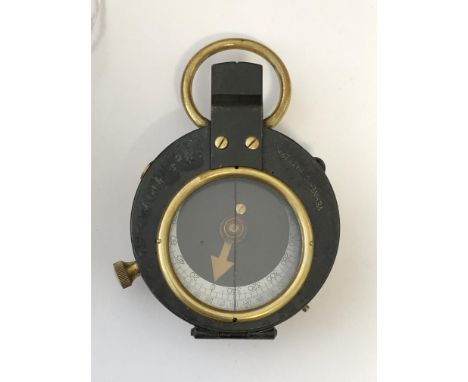 A CRUNCHON &amp; EMONS MILITARY FIELD COMPASS NO40376 1915 IN LEATHER POUCH