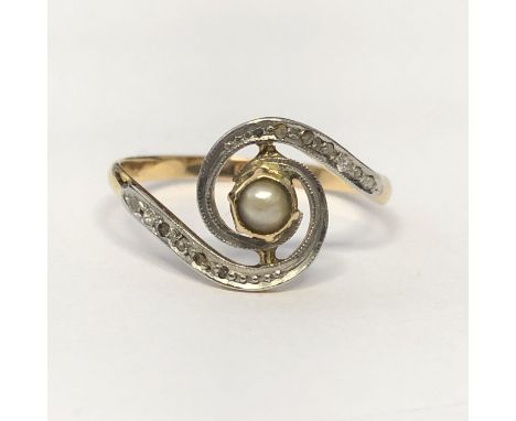 UNMARKED TESTED GOLD PEARL AND DIAMOND SWIRL RING SIZE P