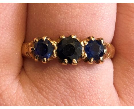 LADIES YELLOW METAL THREE SAPPHIRE RING SIZE P 3.6g APPROX