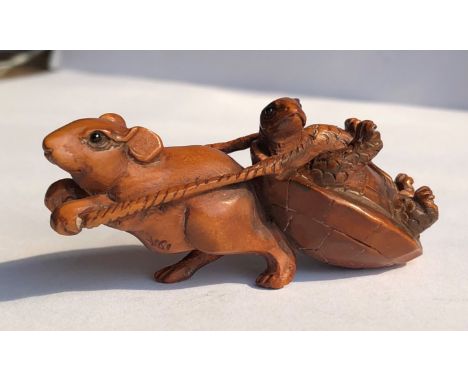 JAPANESE WOOD CARVED NETSUKE OF A TORTOISE AND A RAT