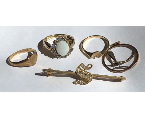 9CT GOLD OPAL CLUSTER RING,TWO SIGNET RINGS A/F,9CT GOLD INSECT PENDANT A/F AND UNMARKED YELLOW METL BROOCH 10.8G APPROX