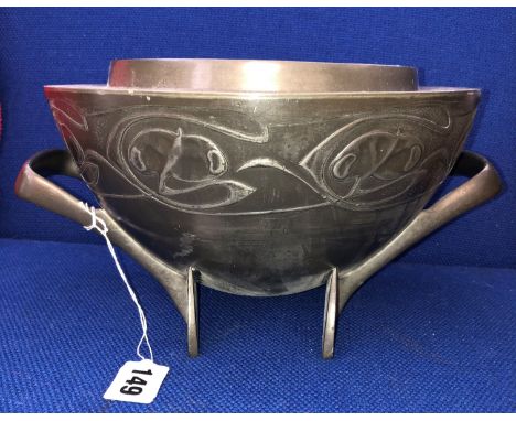 ART NOUVEAU PEWTER TUDRIC TWIN HANDLED BOWL RD 414420-0229 TO UNDERSIDE.