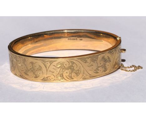 9CT GOLD ENGRAVED BANGLE WITH SAFETY CHAIN 17.5G APPROX