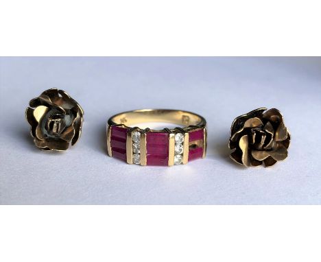 14K GOLD RUBY CHANNEL SET RING A/F SIZE L AND PAIR OF 9CT GOLD ROSE EARRINGS 5.6G APPROX