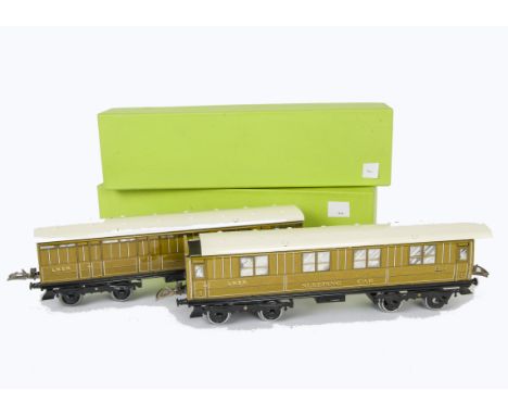 A Rake of Four O Gauge LNER 'Teak' Coaches by Alan Middleton, with tinprinted 'teak' finish in the Hornby no 2 coach style, c