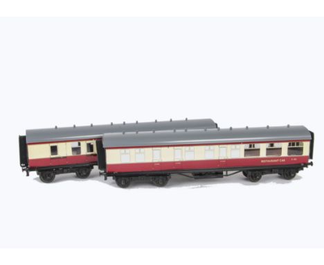 Two Ace Trains O Gauge C/5 BR Coaches, both in BR red/cream livery, comprising a Restaurant Car no E302 and full brake no M80