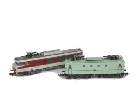 Roco HO Gauge SNCF 00 Gauge Electric Locomotives, 04193S silver and red BB15046 and 01457A  light turquoise BR1101, both in o