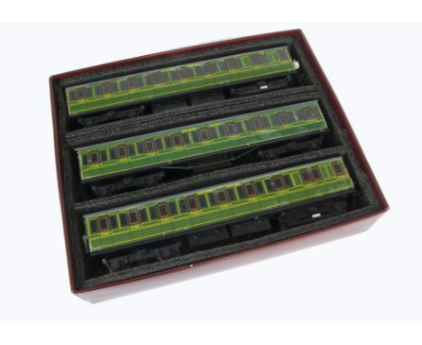 An ACE Trains O Gauge 3-rail C1E SR Electric 3-car Multiple Unit,  in SR green as unit 1973, VG-E, very minimal wear to picku