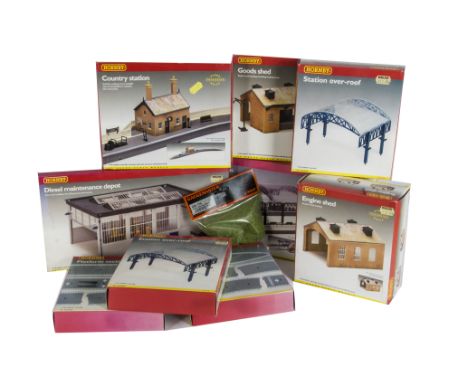 Hornby (China) 00 Gauge Stations with Canopies and other Buildings, R8009 Station Terminus, R334 Station Over roofs (4), R800