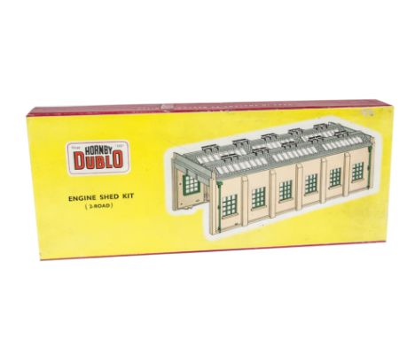 Hornby Dublo 00 Gauge 5005 plastic Engine Shed kit, in original box, E, appears complete, box G-VG 