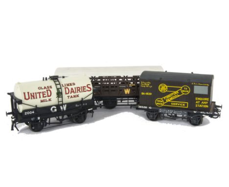 Fine-scale O Gauge GWR Freight Stock, comprising 'Siphon' 6-wheeled van 1654 in brown, United Dairies/GW Milk Tanker no 2004 