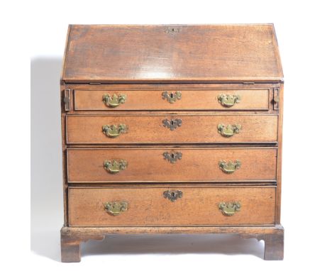 George III oak bureau, fall front, four long drawers, bracket feet, width 95cm, depth 53cm, height 109cm.