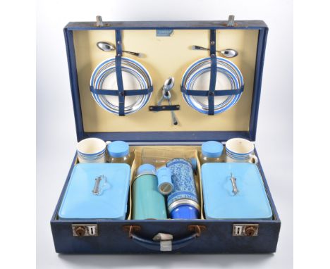 Vintage 'Sirram' picnic set in case.