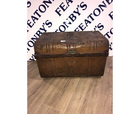 METAL TRUNK