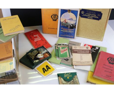 A group of AA Automobile Association collectables to include books, maps, keys and badges. 