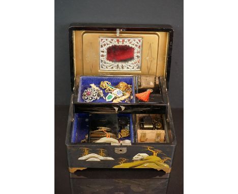 A vintage lacquer ware jewellery box together with a small quantity of vintage costume jewellery. 