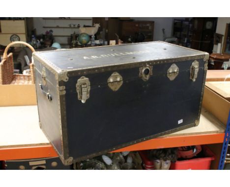 Large vintage travelling trunk 