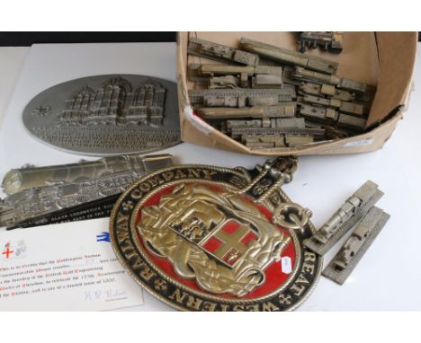 Railwayania - Fourteen Royal Hampshire Miniature Model Steam Trains, Two Aluminium GWR Plaques, King George V Plaque, etc tog