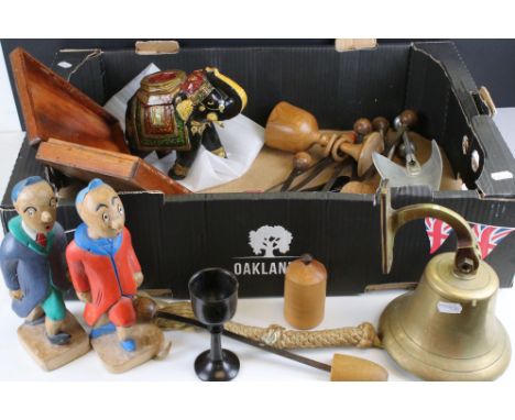 Quantity of vintage shoe trees &amp; other wood items to include two carved cartoon style figures, together with a Last Order