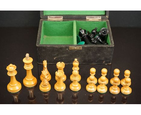Cased Staunton style weighted chess set 