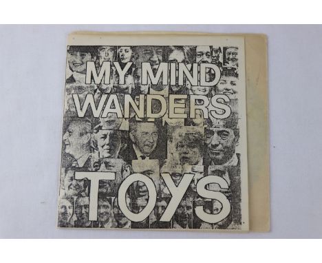 PUNK / POWER POP - THE TOYS - MY MIND WANDERS E.P. - THIS IS THE RARE ORIGINAL UK 1ST PRESSING 1979 COPY of this classic slic