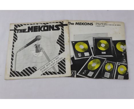 PUNK - MEKONS - 2 RARE UK 1978 1ST PRESSING SINGLES. THEIR FIRST 2 CLASSIC PUNK SINGLES,1. NEVER BEEN TO A RIOT (UK 1ST PRESS