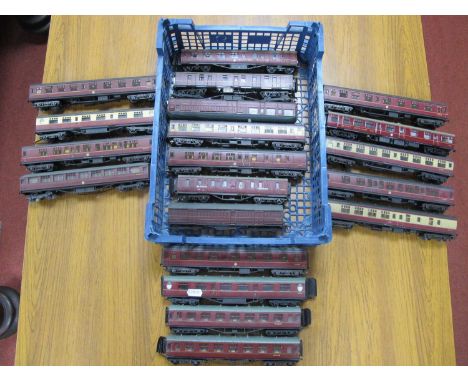 Twenty 'OO' Gauge/4mm Unboxed MKI Coaches by Bachmann, Mainline, LIMA, etc, mainly BR/L.M.S maroon, the majority have missing