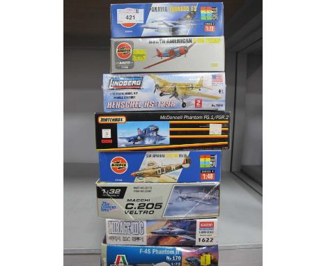 Eight Predominantly 1:72nd Scale Plastic Model Military Aircraft Kits by Airfix, Lindberg, 21st Century Toys, Matchbox and ot