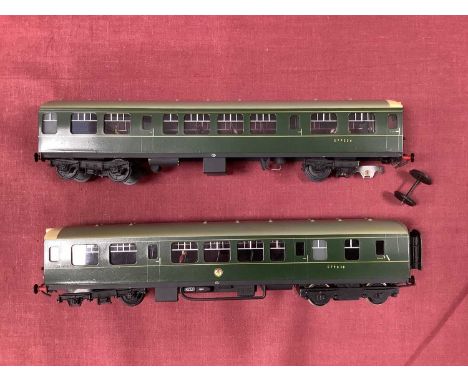 An Anbrico 'OO' Gauge/4mm Unboxed Class 101 Two Unit D.M.U BR green R/No's E79038 (power car) and E79256 (trailer): a very go
