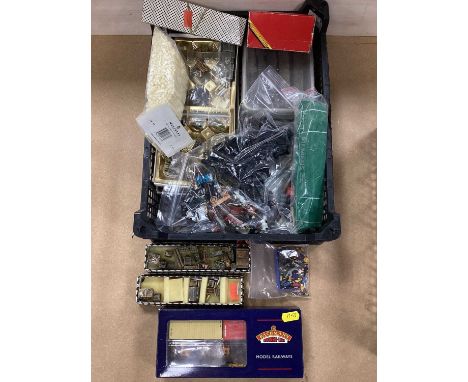 A Quantity of OO Scale Accessories, including wagon loads, buffers and passengers.