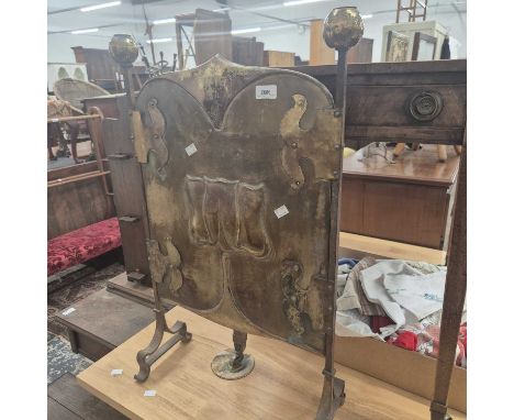 An Art Nouveau fire screen. Prov. Consigned from Chipping Norton Manor