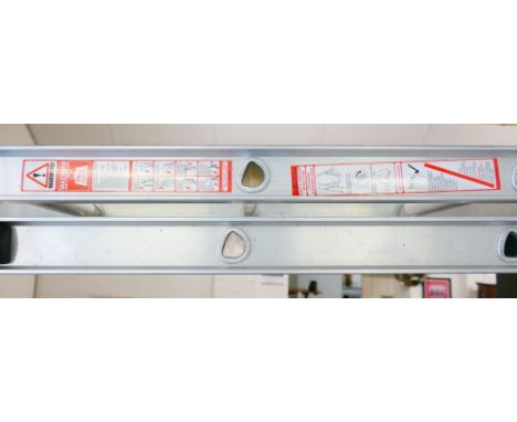 A short extending ladder