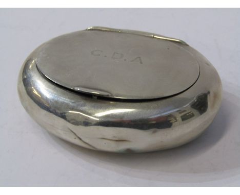 SILVER SNUFF BOX, Mappin &amp; Webb oval snuff box, Birmingham 1946, 78 grams 