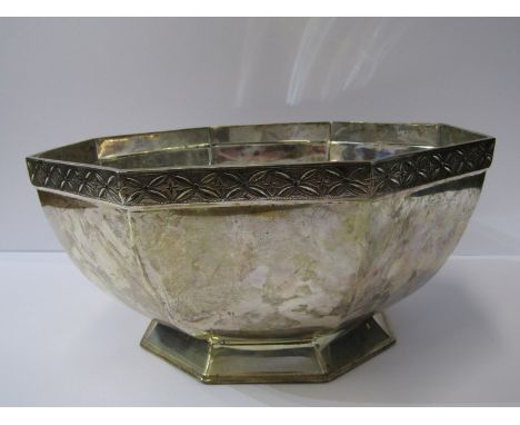 OCTAGONAL SILVER FRUIT BOWL, with foliate border, makers R &amp; B Sheffield, Sheffield 1924, 9" (23cm) dia, 967 grams 