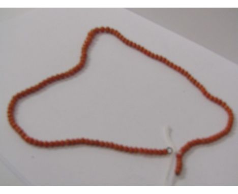 VINTAGE GRADUATED CORAL BEAD NECKLACE 
