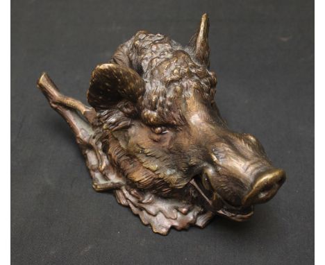 A modern bronze inkwell modelled as a wild boar.